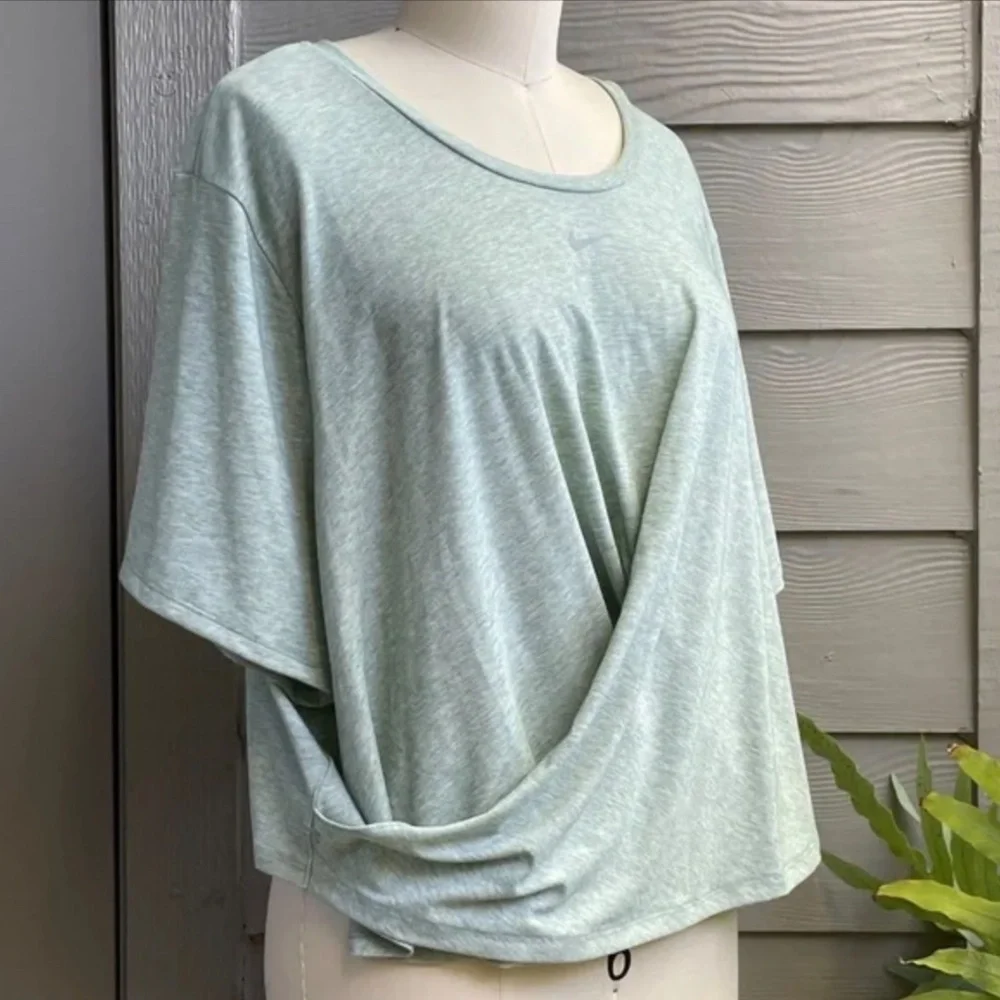 Nike Women's Dri-FIT One Luxe Twist Cropped Oversized Fit Short-Sleeve Top